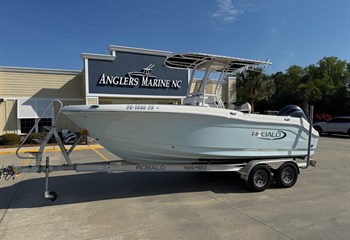 2023 Robalo R202 Explorer Boat